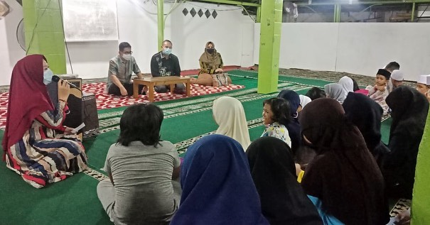 Arsjad Rasjid di masjid Banten