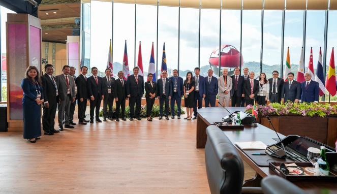 ASEAN-BAC bersama para pemimpin ASEAN