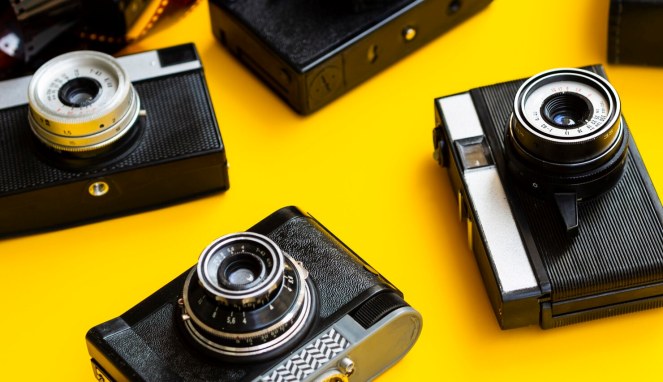 ilustrasi Perbedaan Kodak Fujifilm menghadapi perubahan pasar