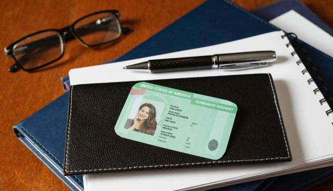 ilustrasi Karyawan baru wajib bawa Kartu Identitas