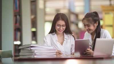 ilustrasi manfaat gemar belajar