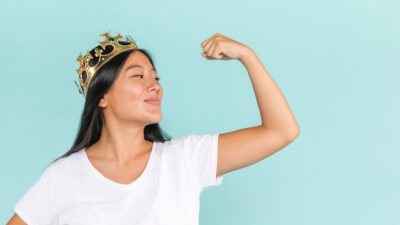 ilustrasi wanita kuat