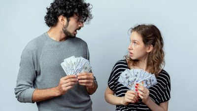 ilustrasi kesenjangan gaji pria dan wanita