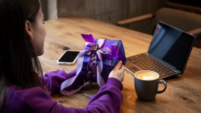 ilustrasi self reward artinya